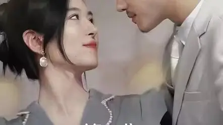 《恋上红唇》：性感背后隐藏的秘密，一部关于女性觉醒与自我发现的电影！