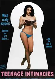 《锁孔报告》：都市惊悚的微缩景观，窥探隐私与人性的幽暗裂缝